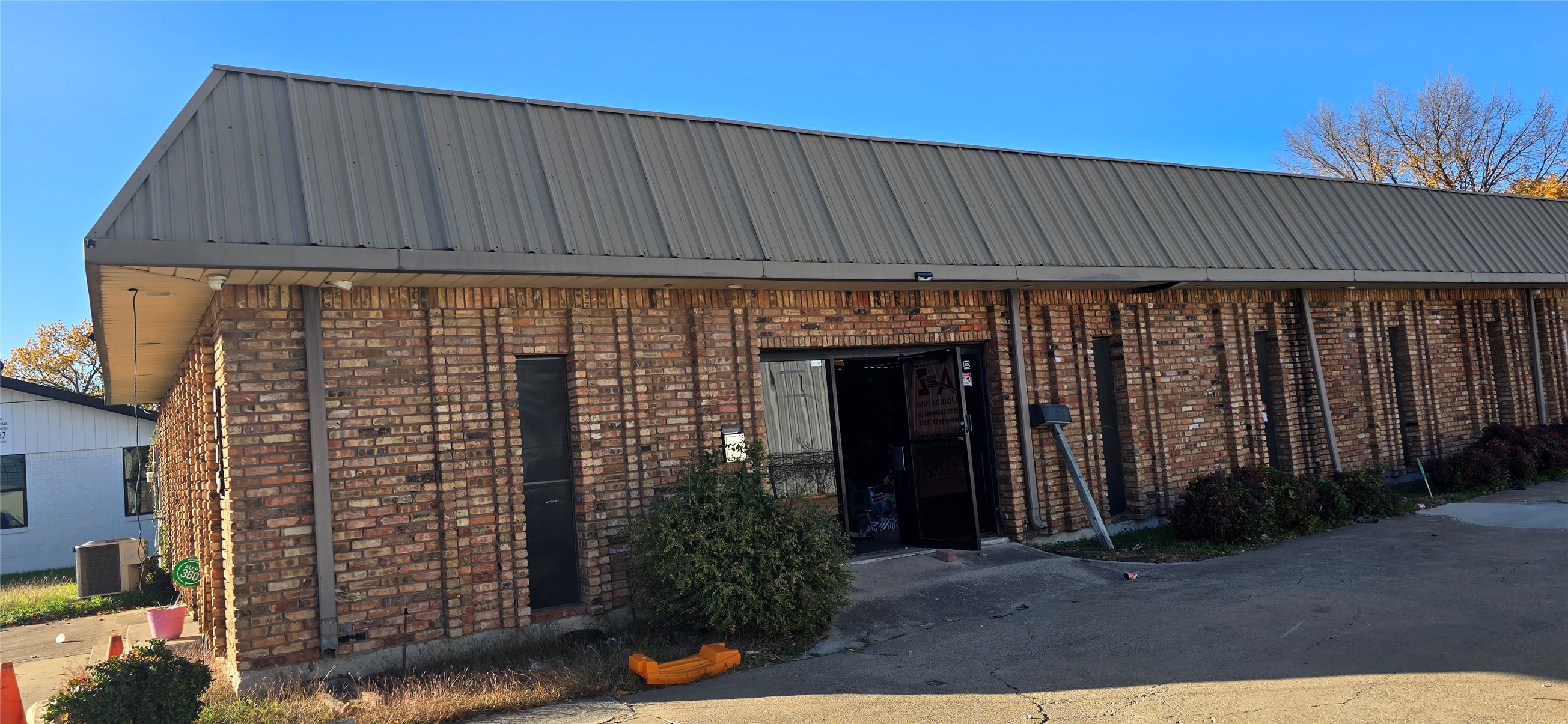 1115 California Lane Arlington TX 76015
