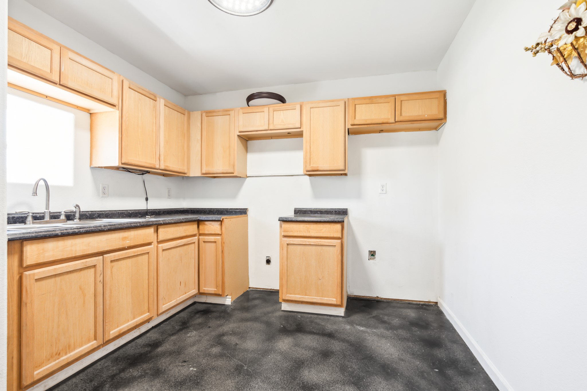 118 W Monroe Street Itasca TX 76055
