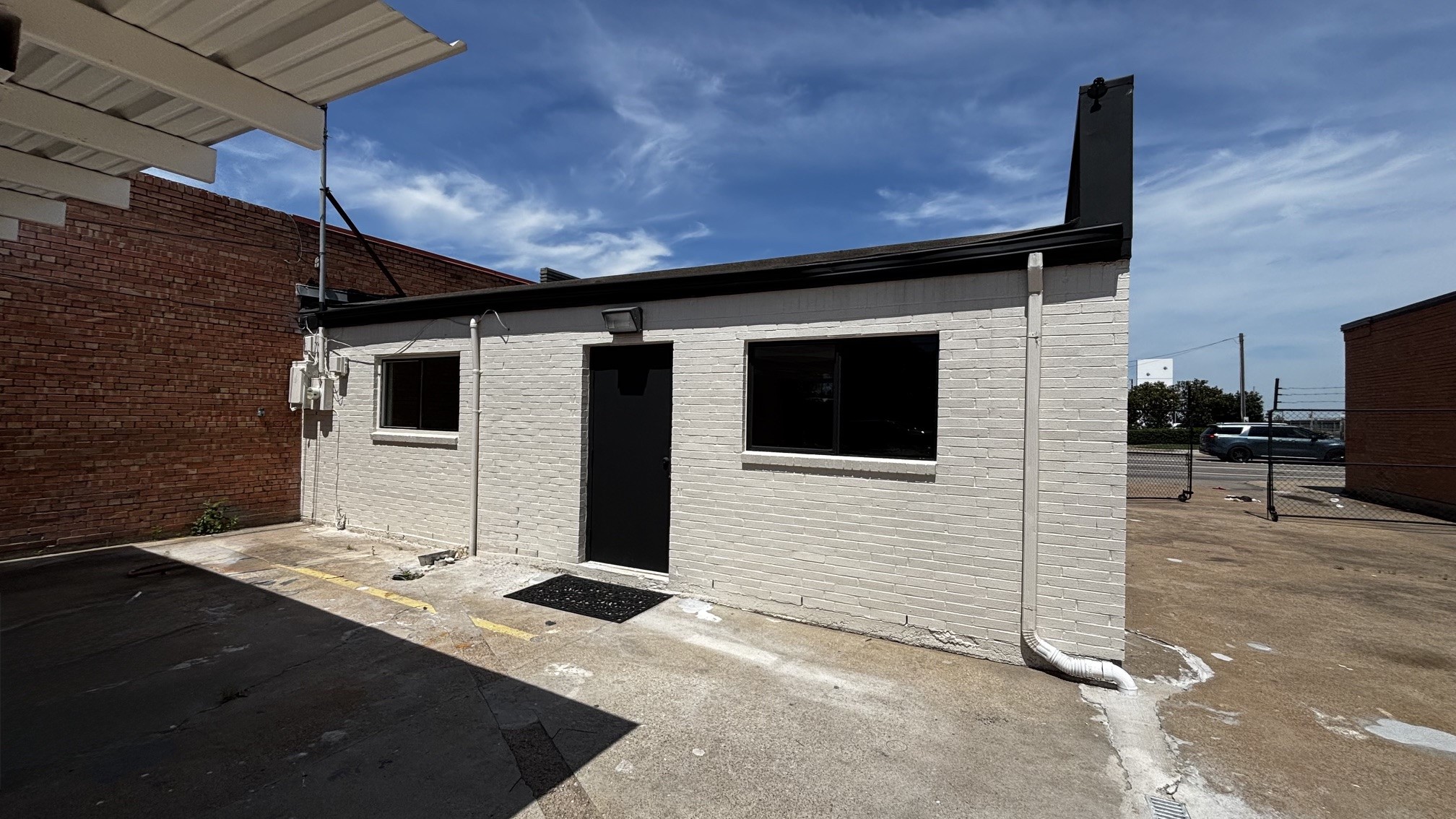 2726 W Mockingbird Lane Dallas TX 75235