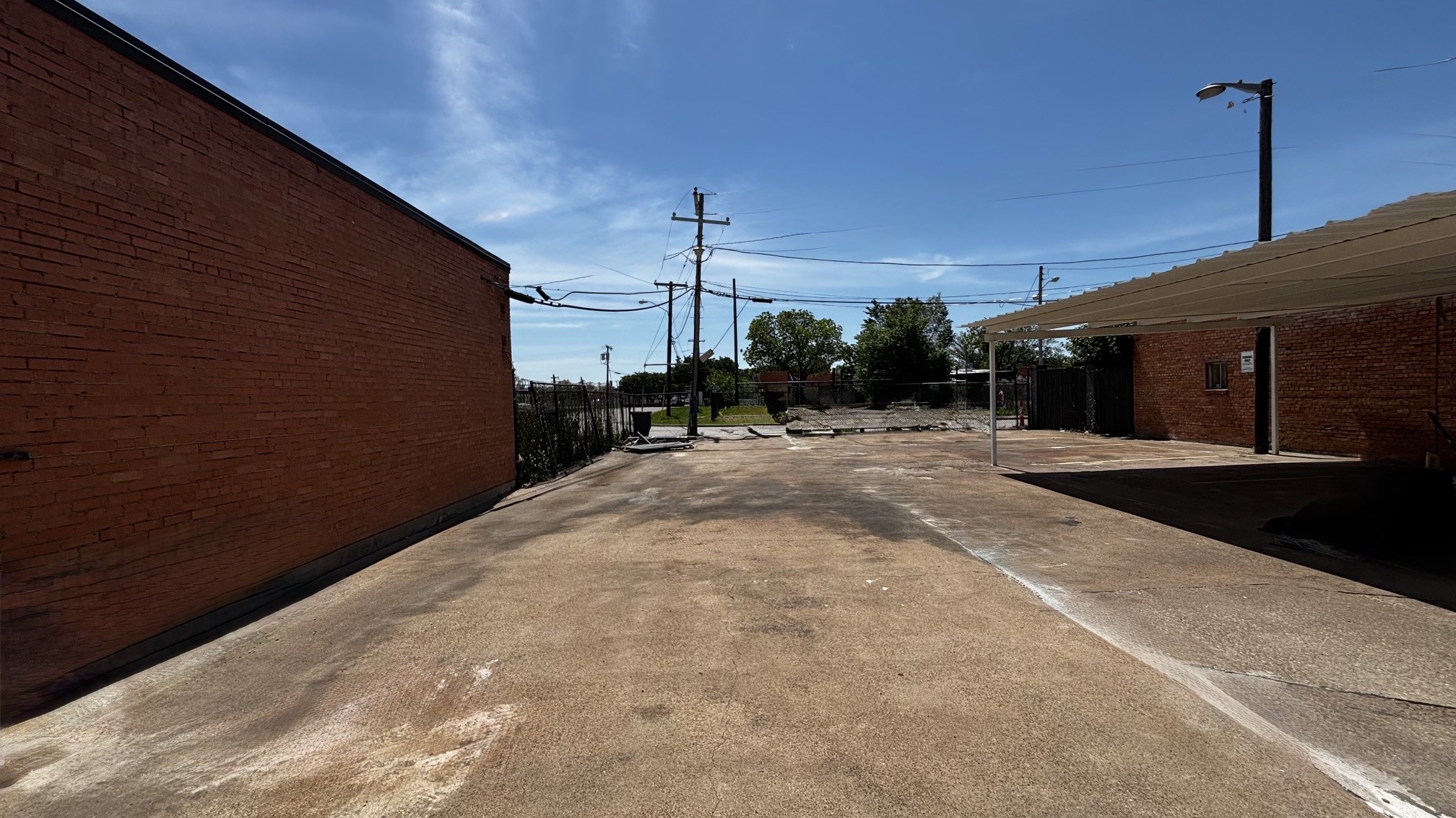 2726 W Mockingbird Lane Dallas TX 75235