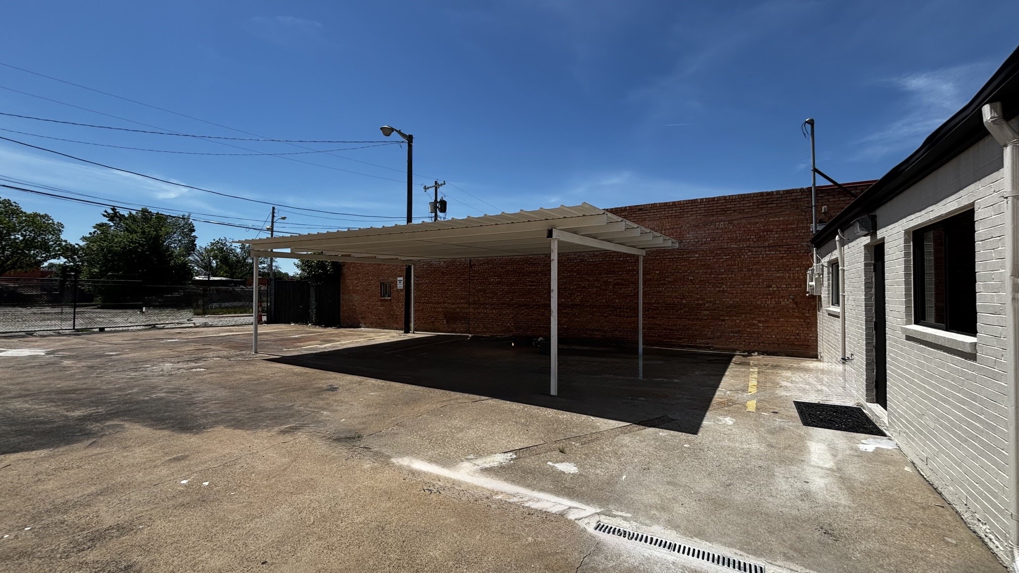 2726 W Mockingbird Lane Dallas TX 75235