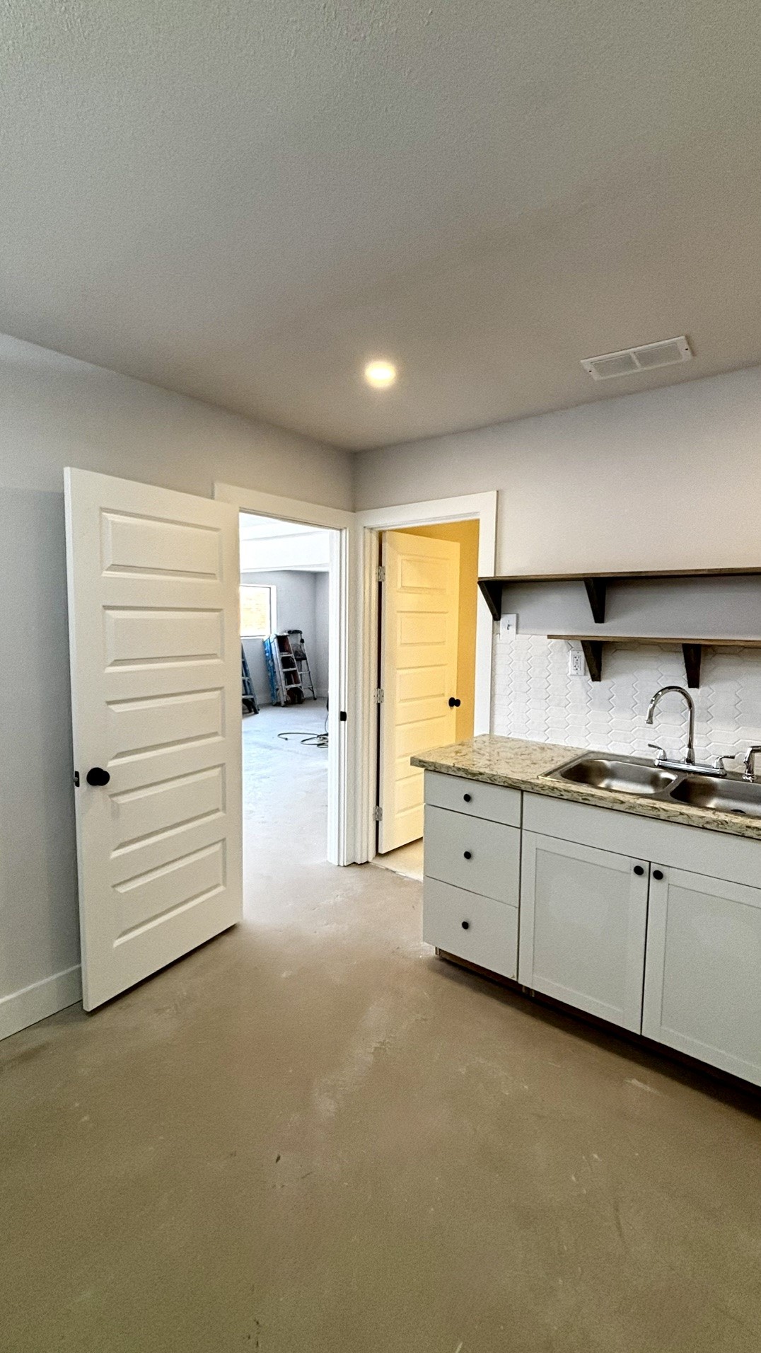 2726 W Mockingbird Lane Dallas TX 75235