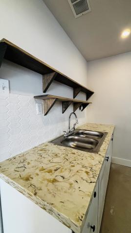 2726 W Mockingbird Lane Dallas TX 75235