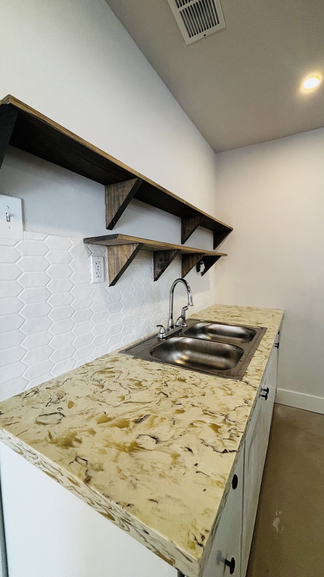 2726 W Mockingbird Lane Dallas TX 75235