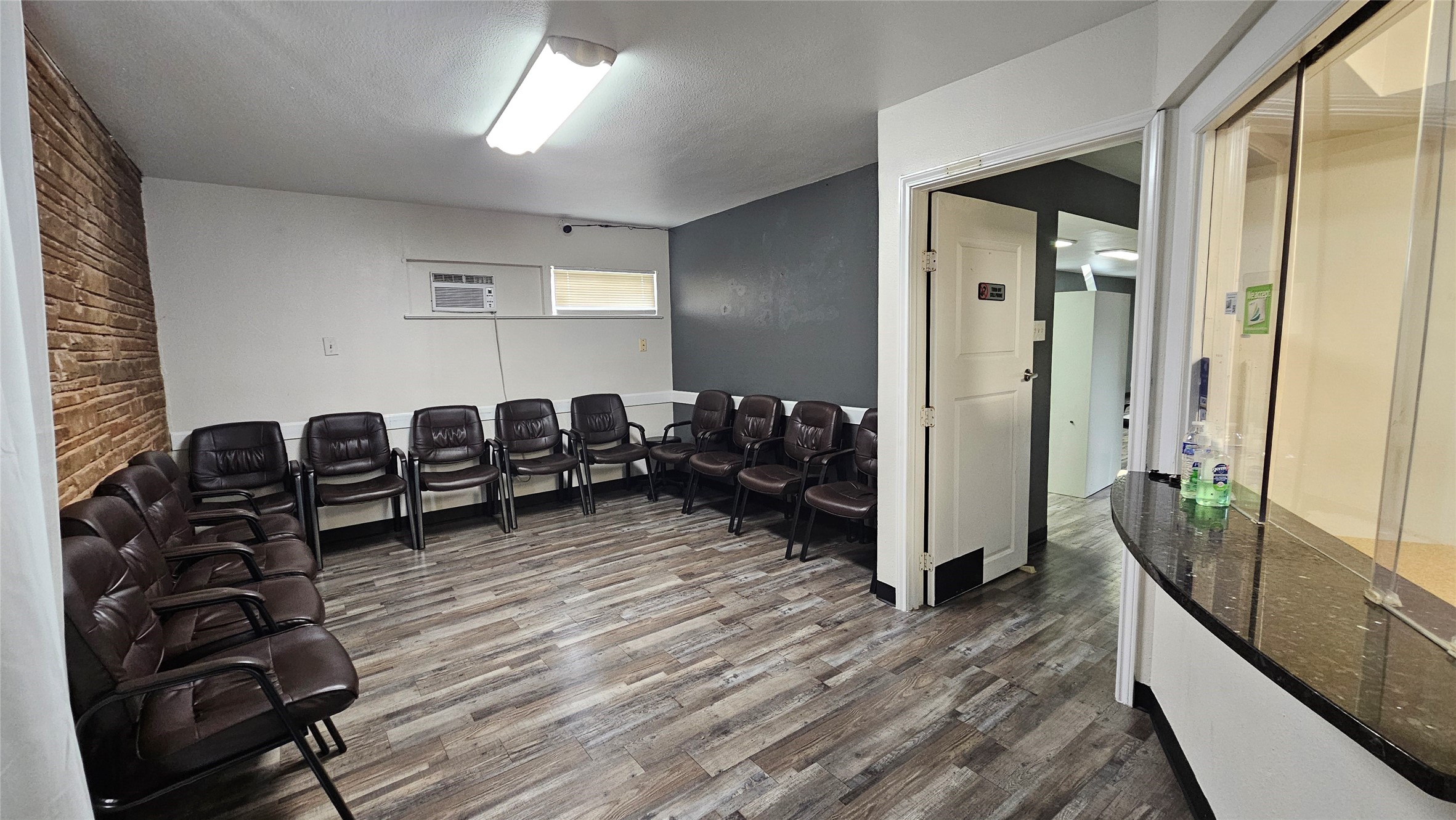 220 W 10th Street Dallas TX 75208