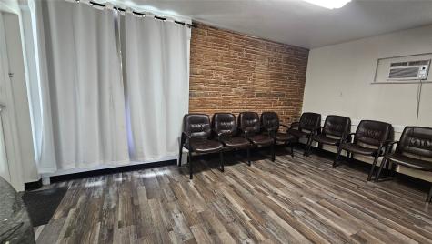 220 W 10th Street Dallas TX 75208