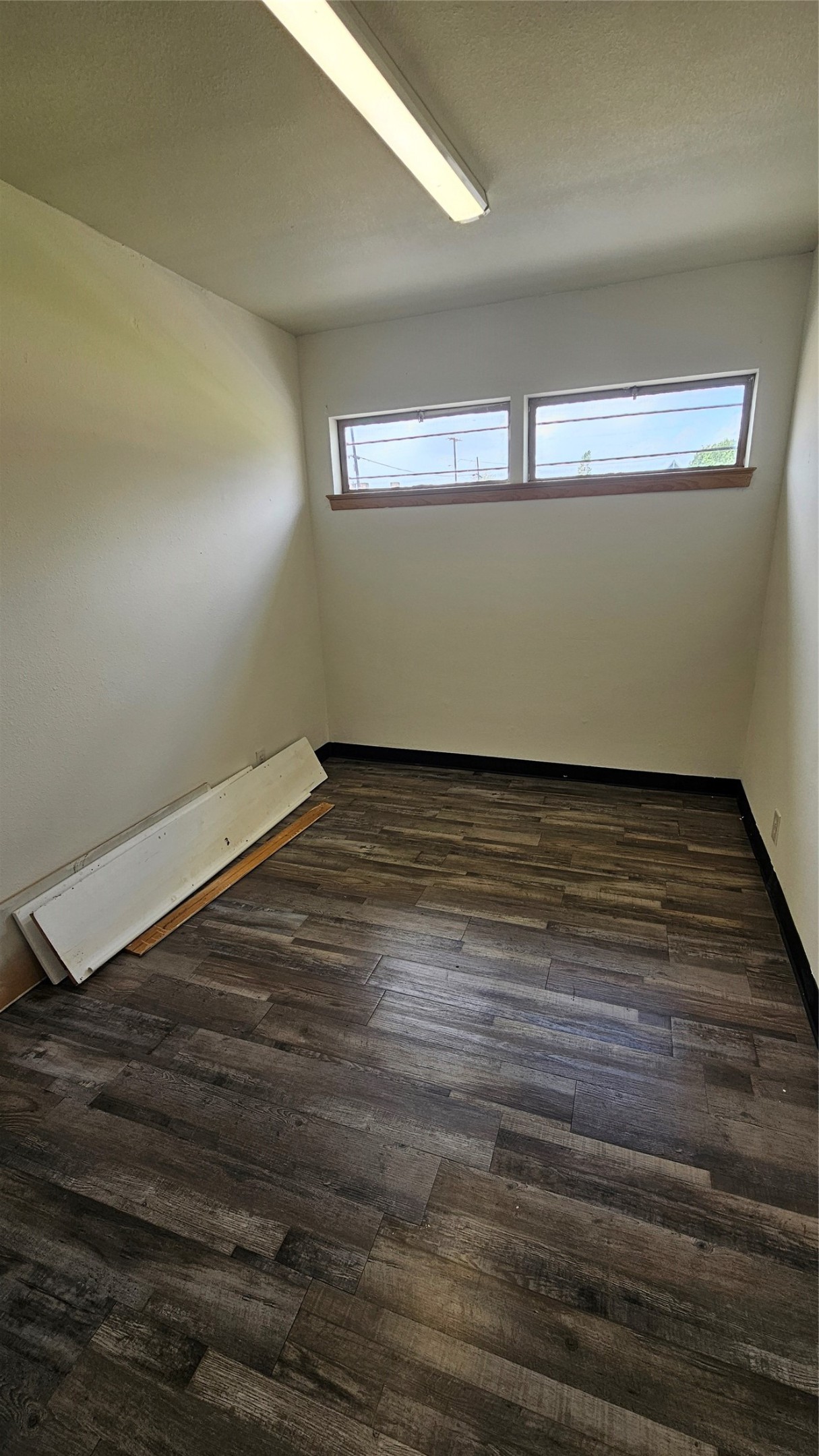 220 W 10th Street Dallas TX 75208