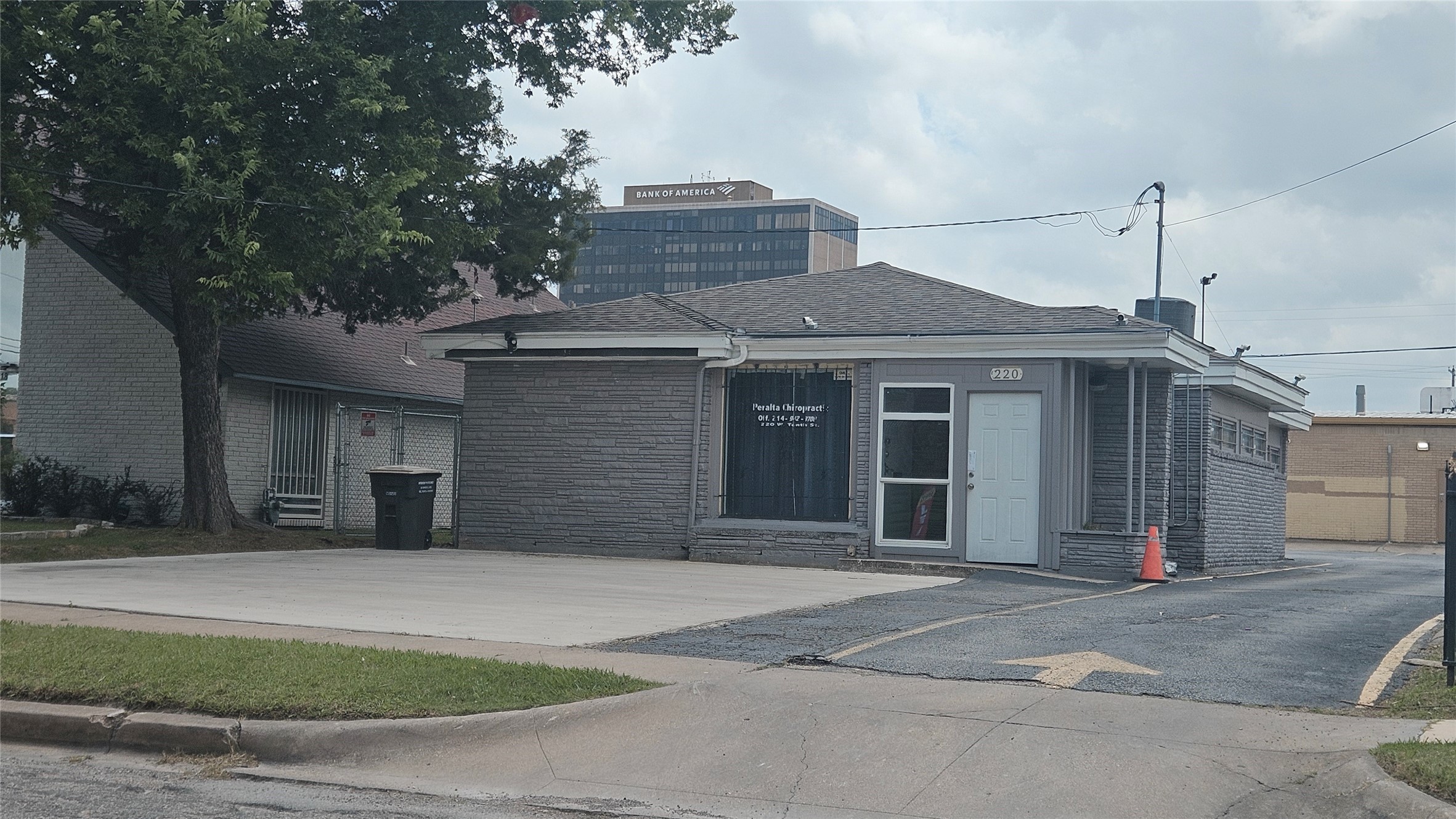 220 W 10th Street Dallas TX 75208