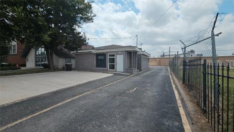 220 W 10th Street Dallas TX 75208