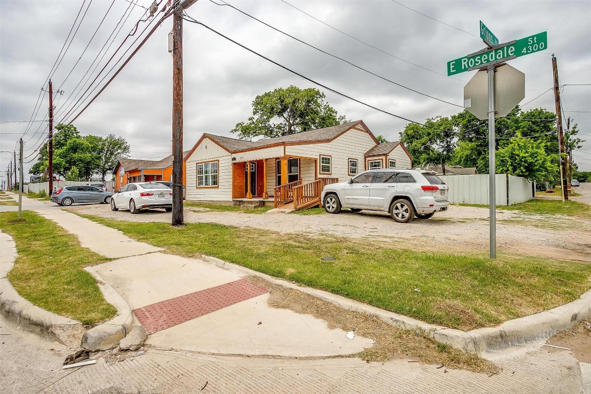 4329 E Rosedale Street Fort Worth TX 76105