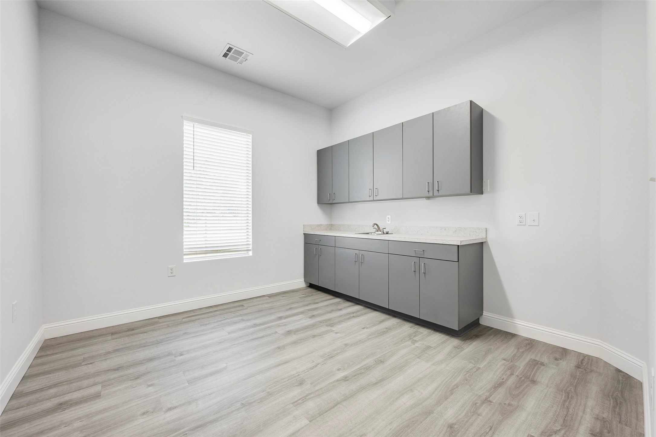 1900 E Henderson Street Cleburne TX 76031