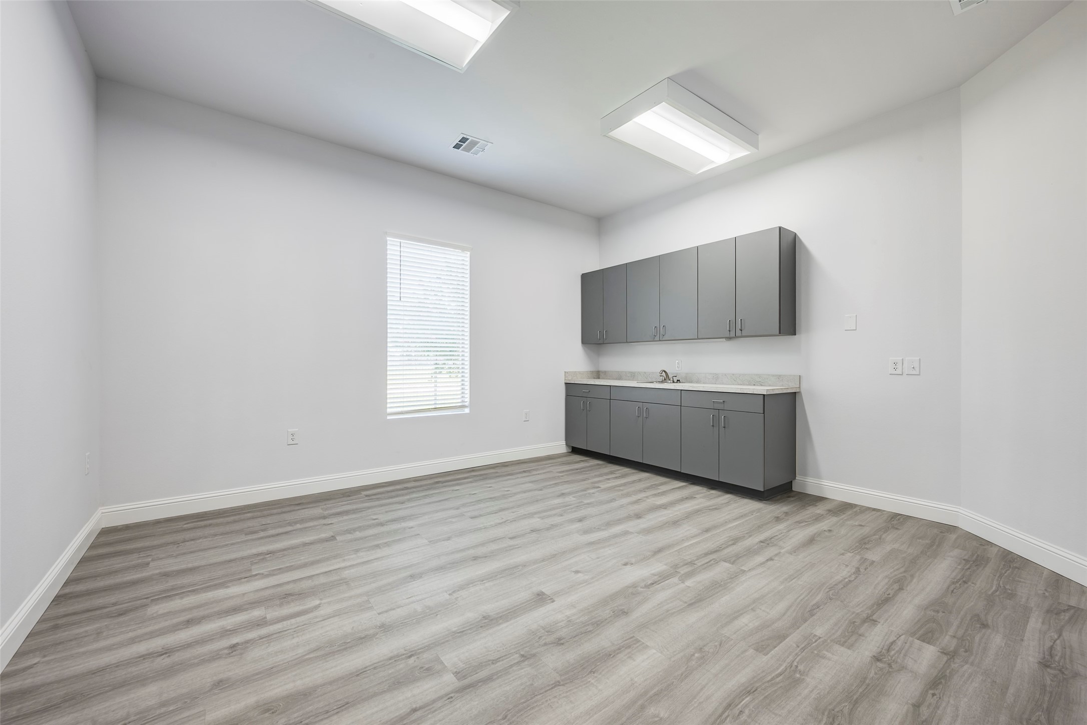 1900 E Henderson Street Cleburne TX 76031