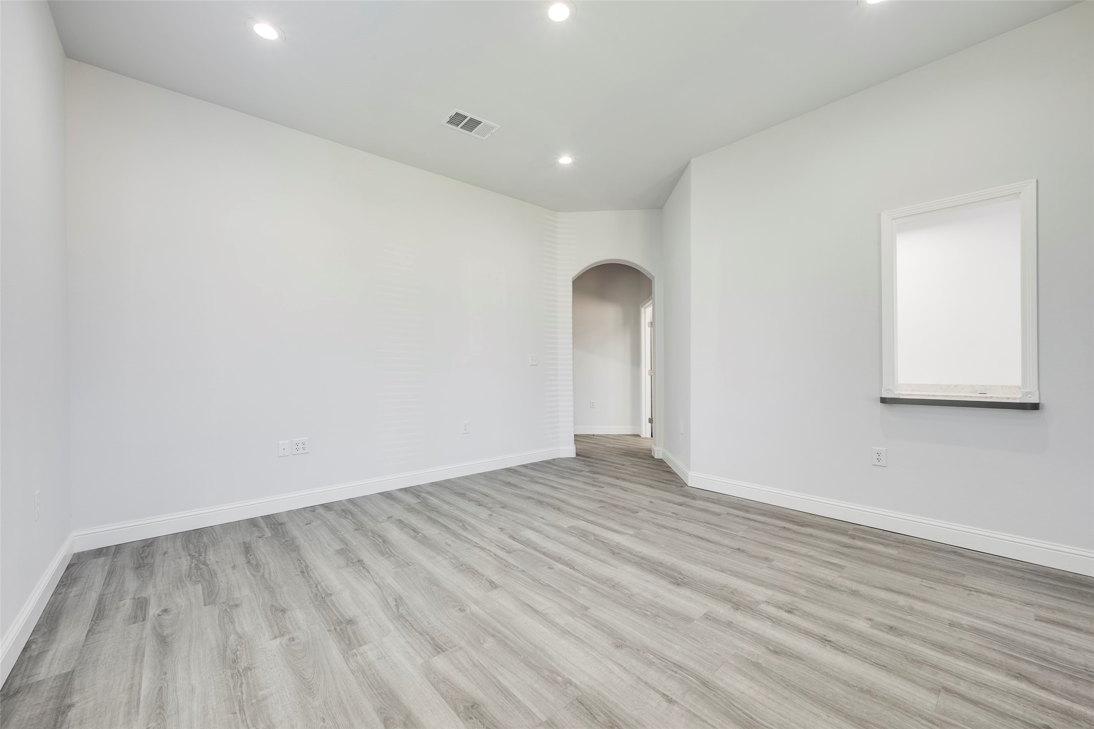 1900 E Henderson Street Cleburne TX 76031