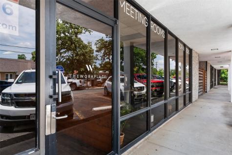 305 W Pearl Street Granbury TX 76048