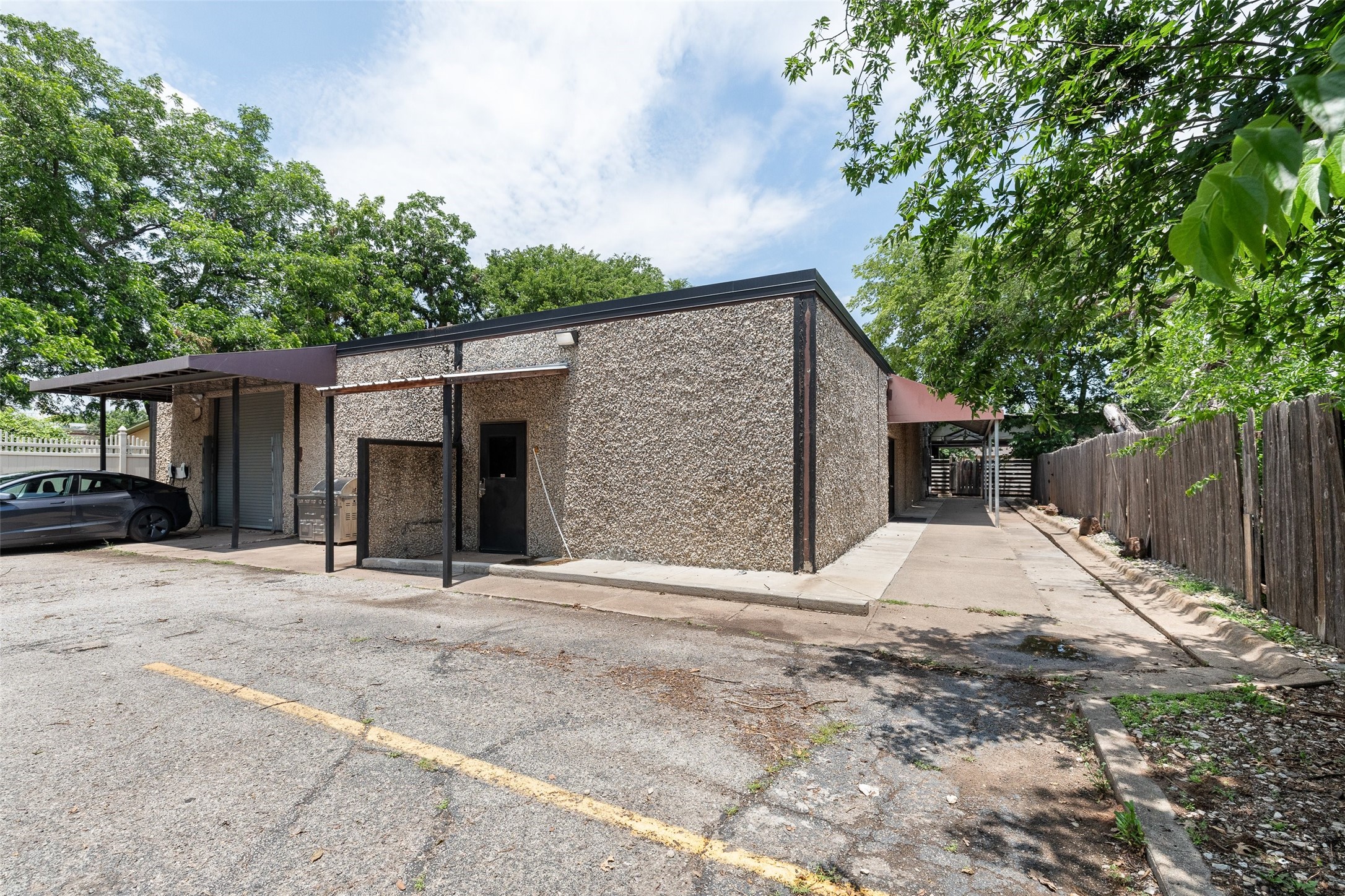 305 W Pearl Street Granbury TX 76048