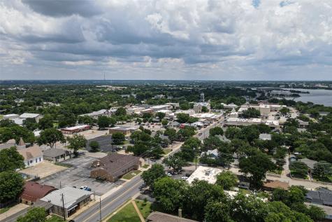 305 W Pearl Street Granbury TX 76048