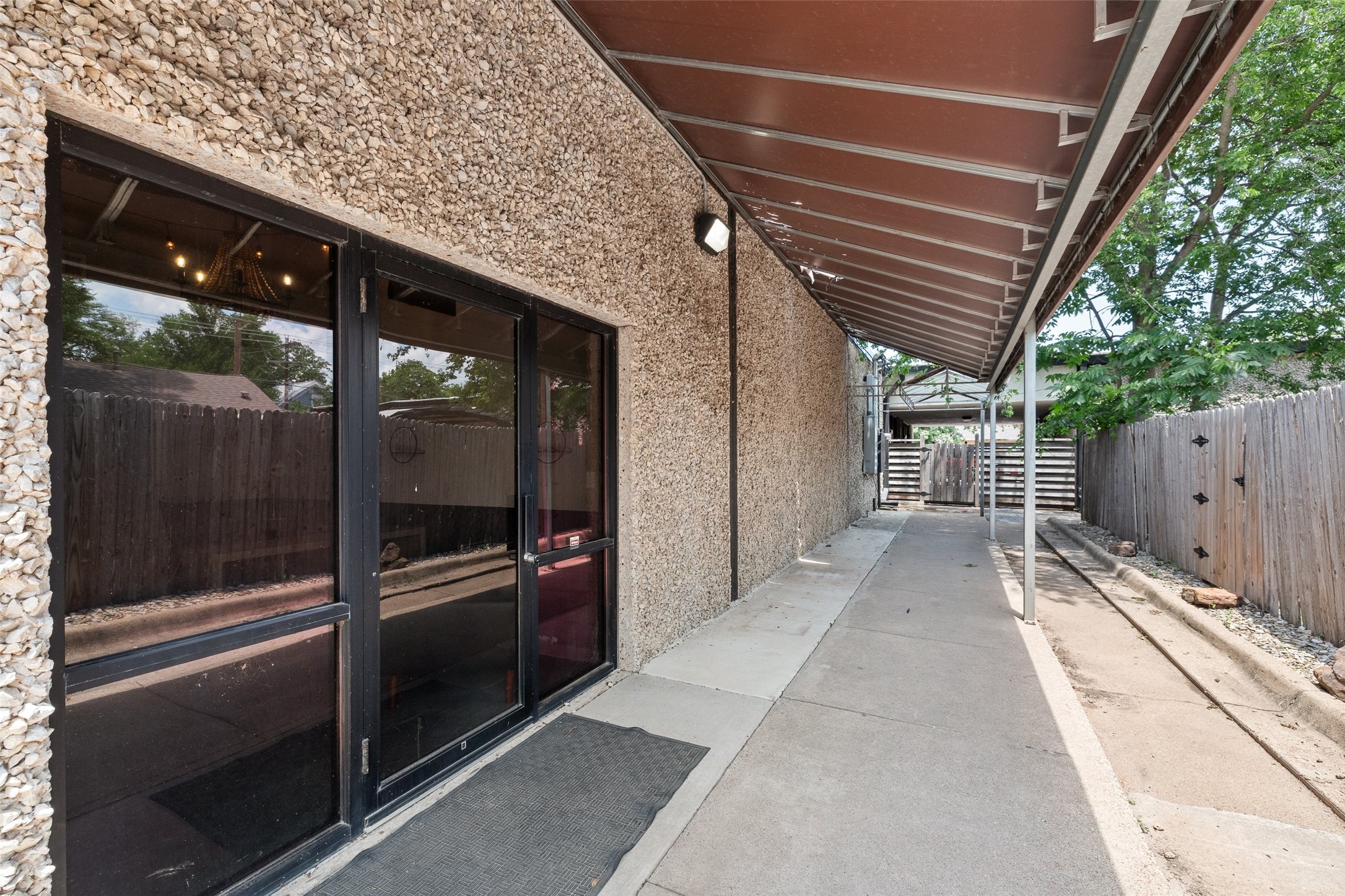 305 W Pearl Street Granbury TX 76048