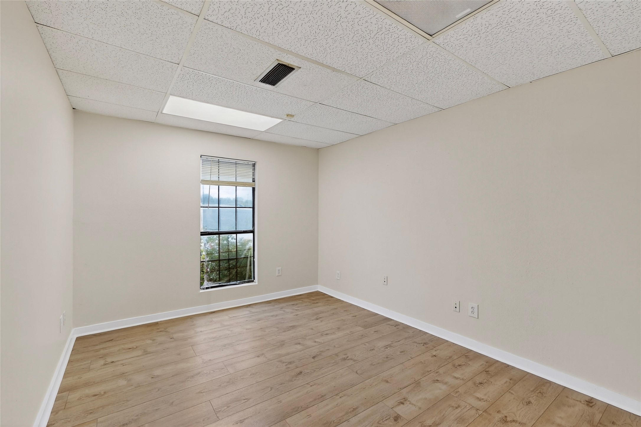 10098 Royal Lane Dallas TX 75238