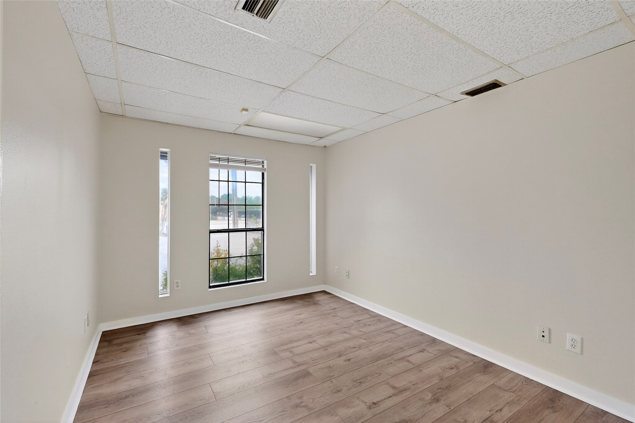 10098 Royal Lane Dallas TX 75238