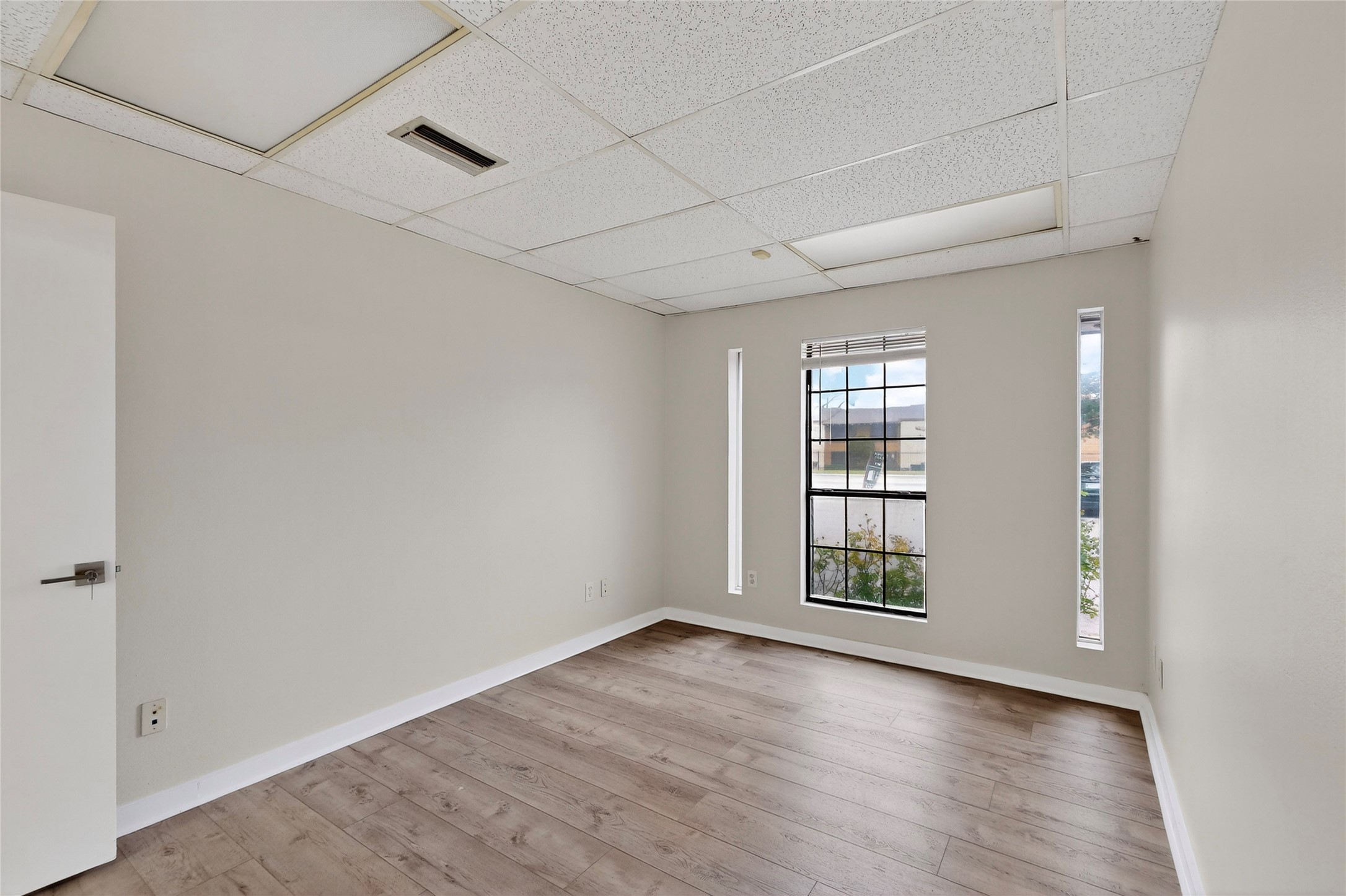 10098 Royal Lane Dallas TX 75238