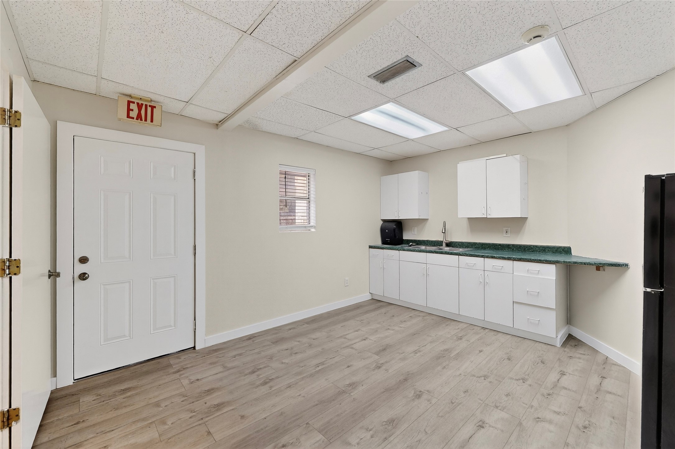 10098 Royal Lane Dallas TX 75238