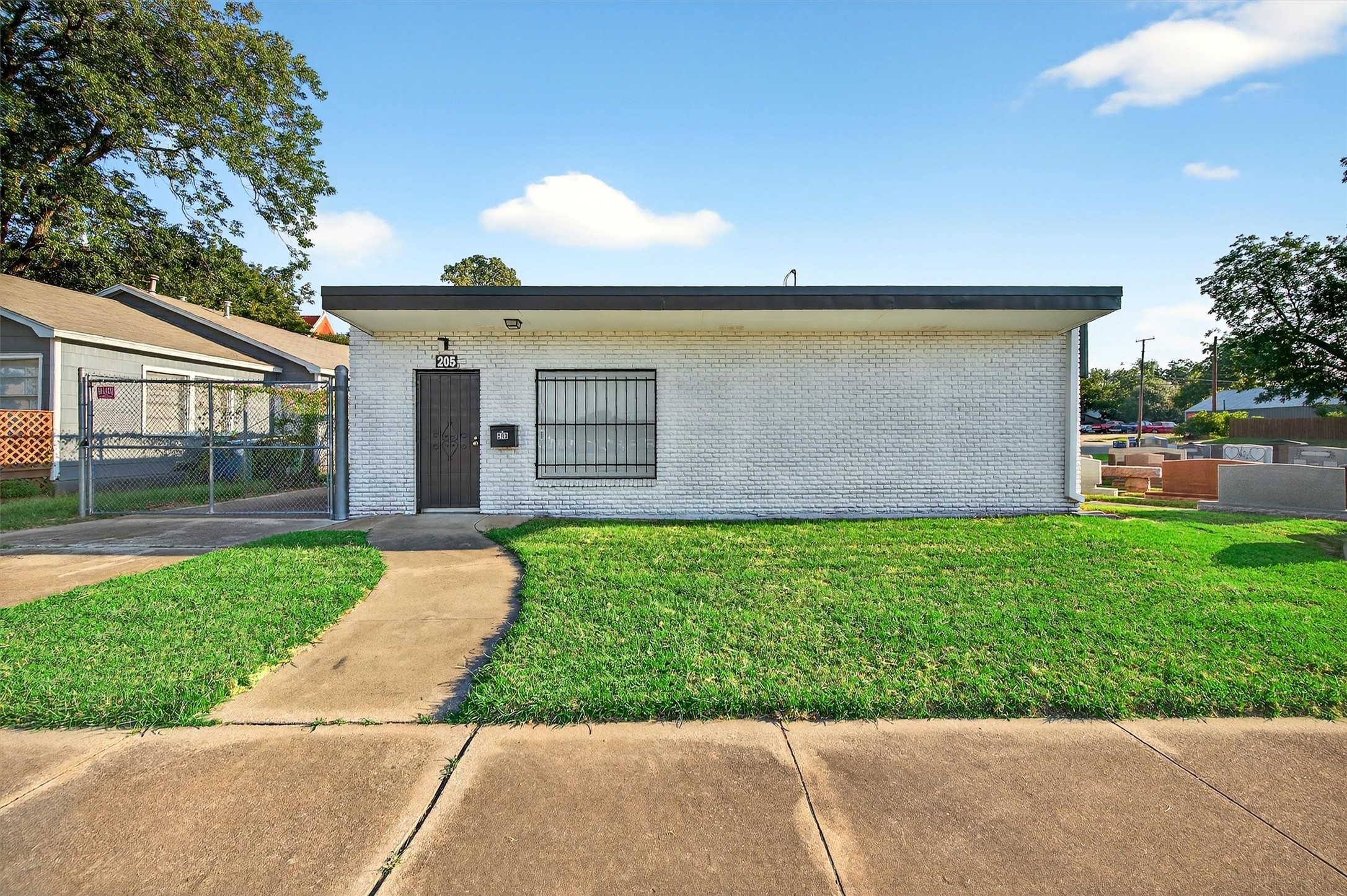 205 W Gandy Street Denison TX 75020