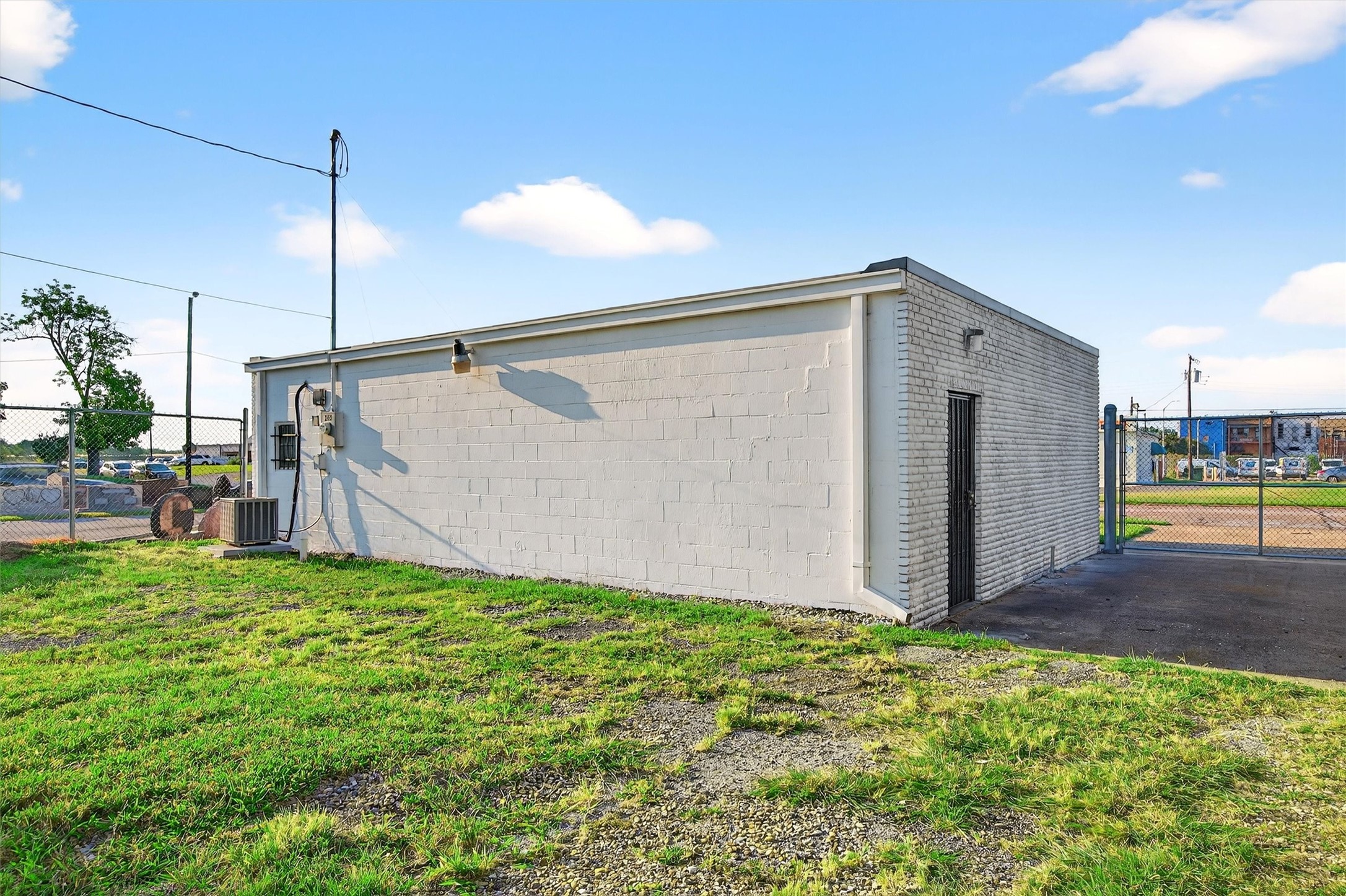 205 W Gandy Street Denison TX 75020