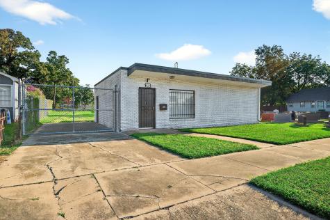 205 W Gandy Street Denison TX 75020