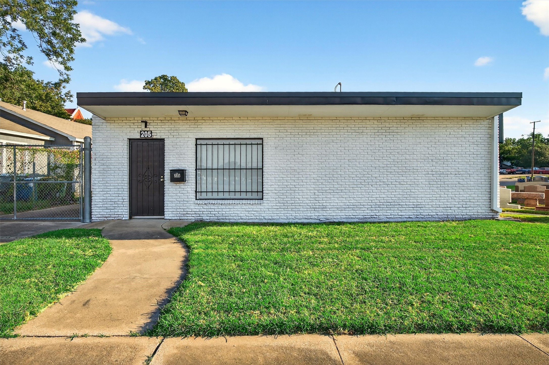 205 W Gandy Street Denison TX 75020