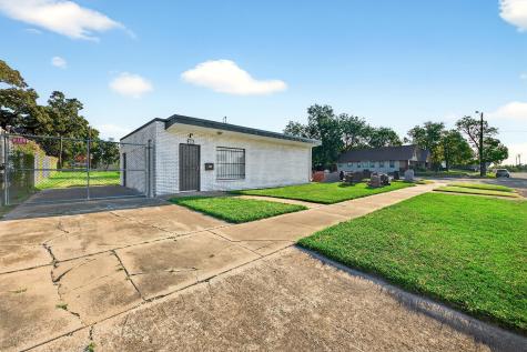 205 W Gandy Street Denison TX 75020