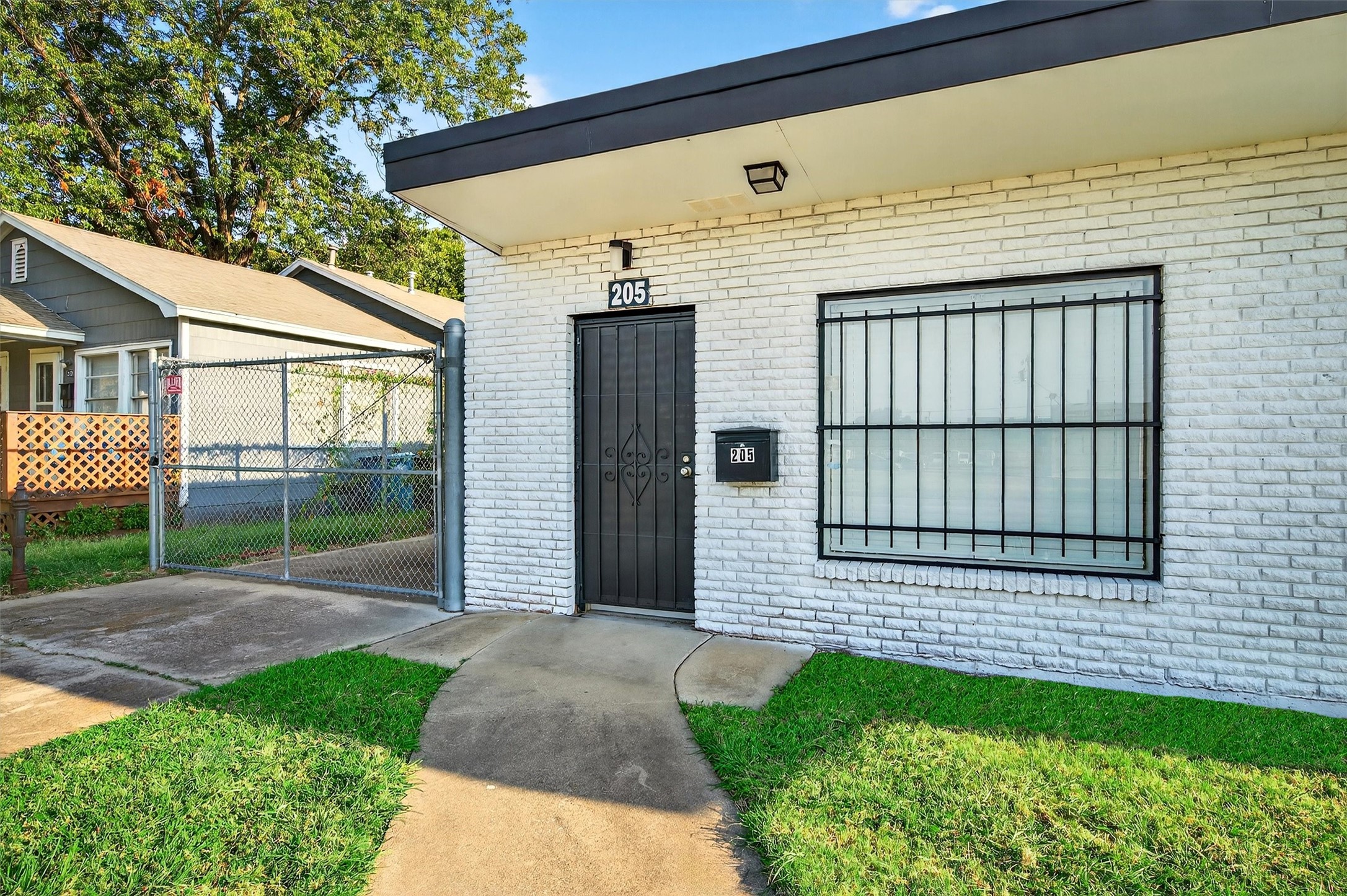 205 W Gandy Street Denison TX 75020