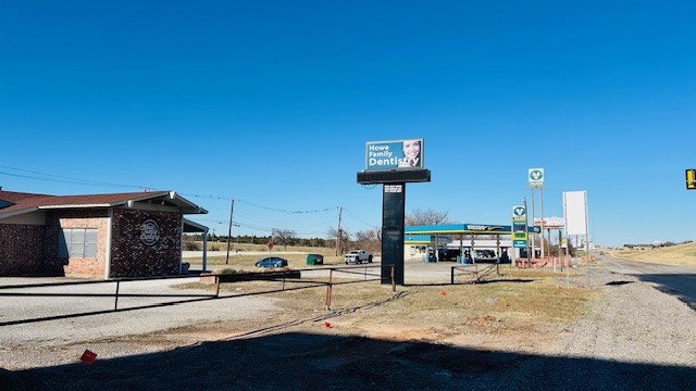 102 S Collins Howe TX 75459
