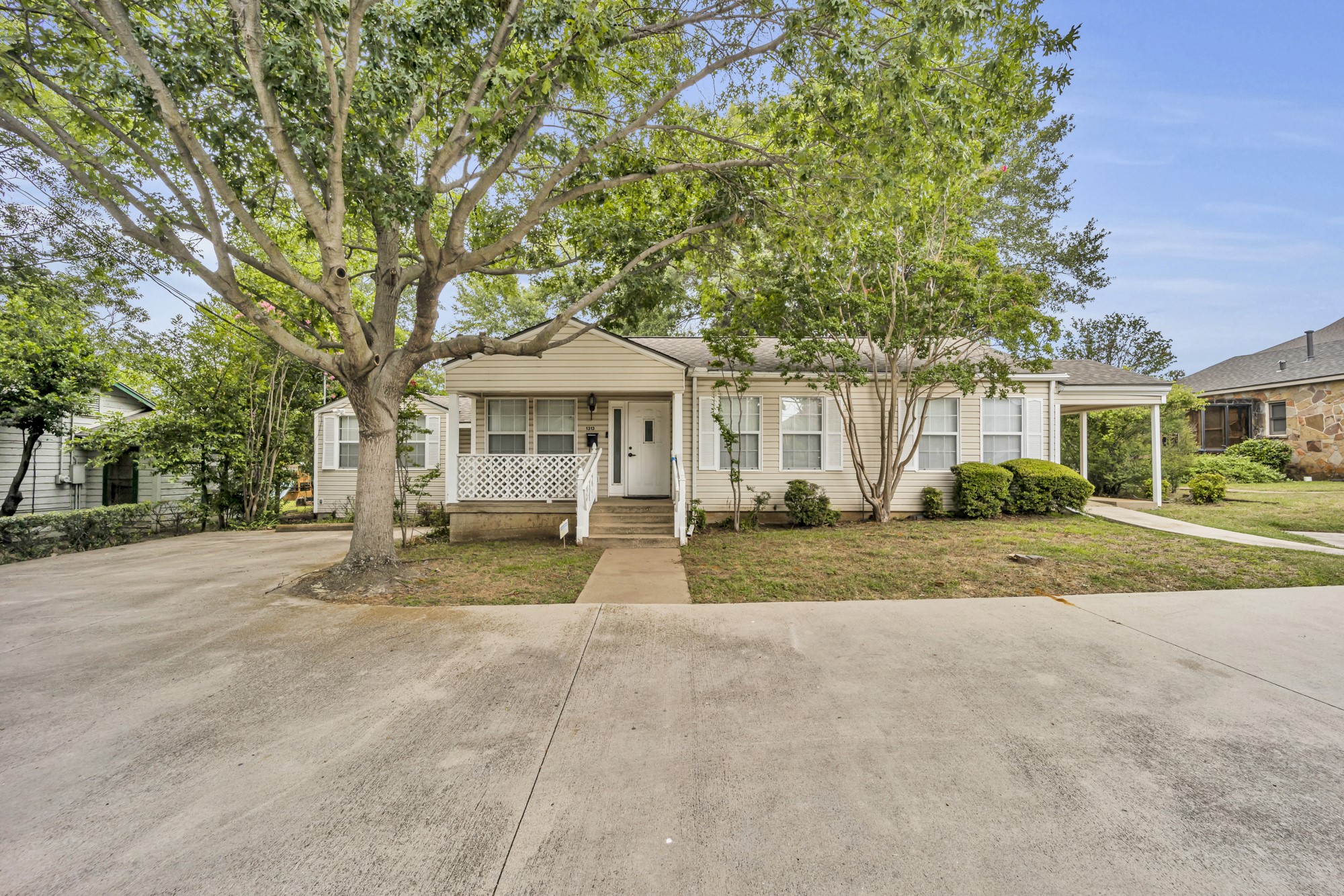 1313 W Abram Street Arlington TX 76013