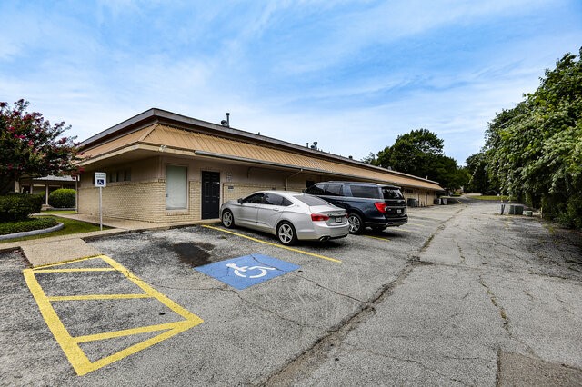 539 W Wheatland Road Duncanville TX 75116