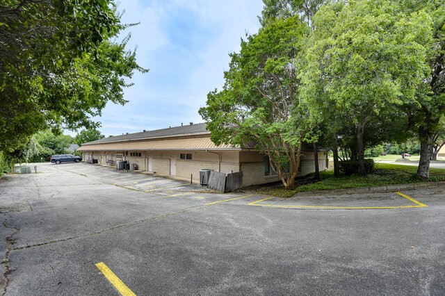 539 W Wheatland Road Duncanville TX 75116