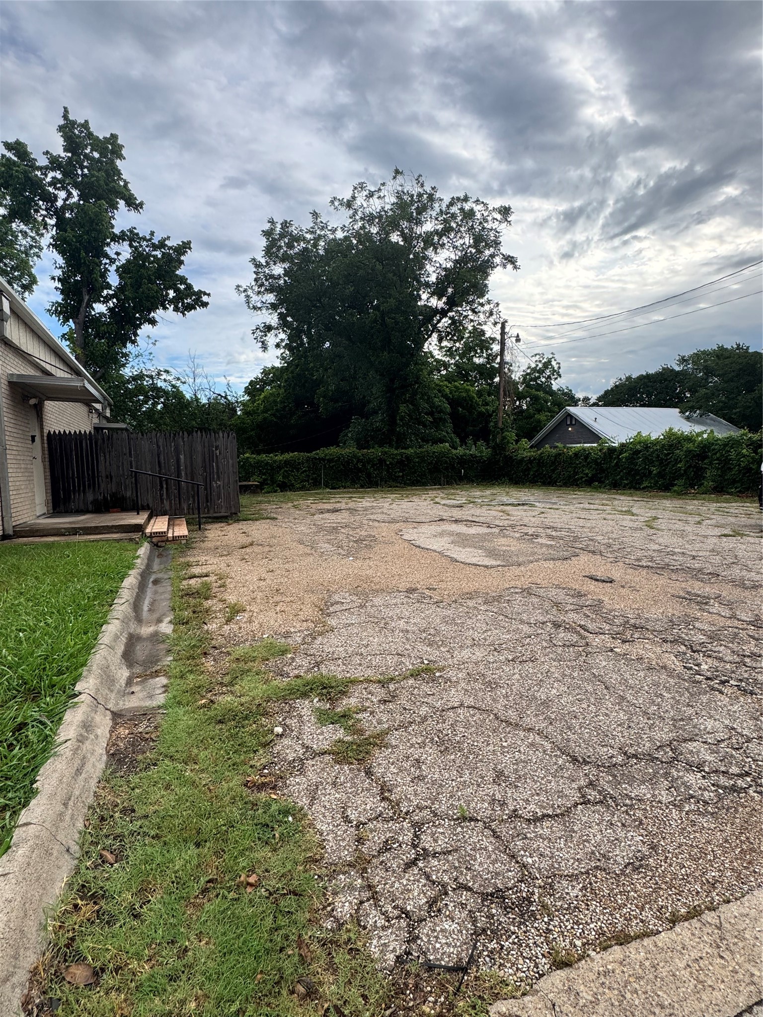 300 N Washington Street Kaufman TX 75142