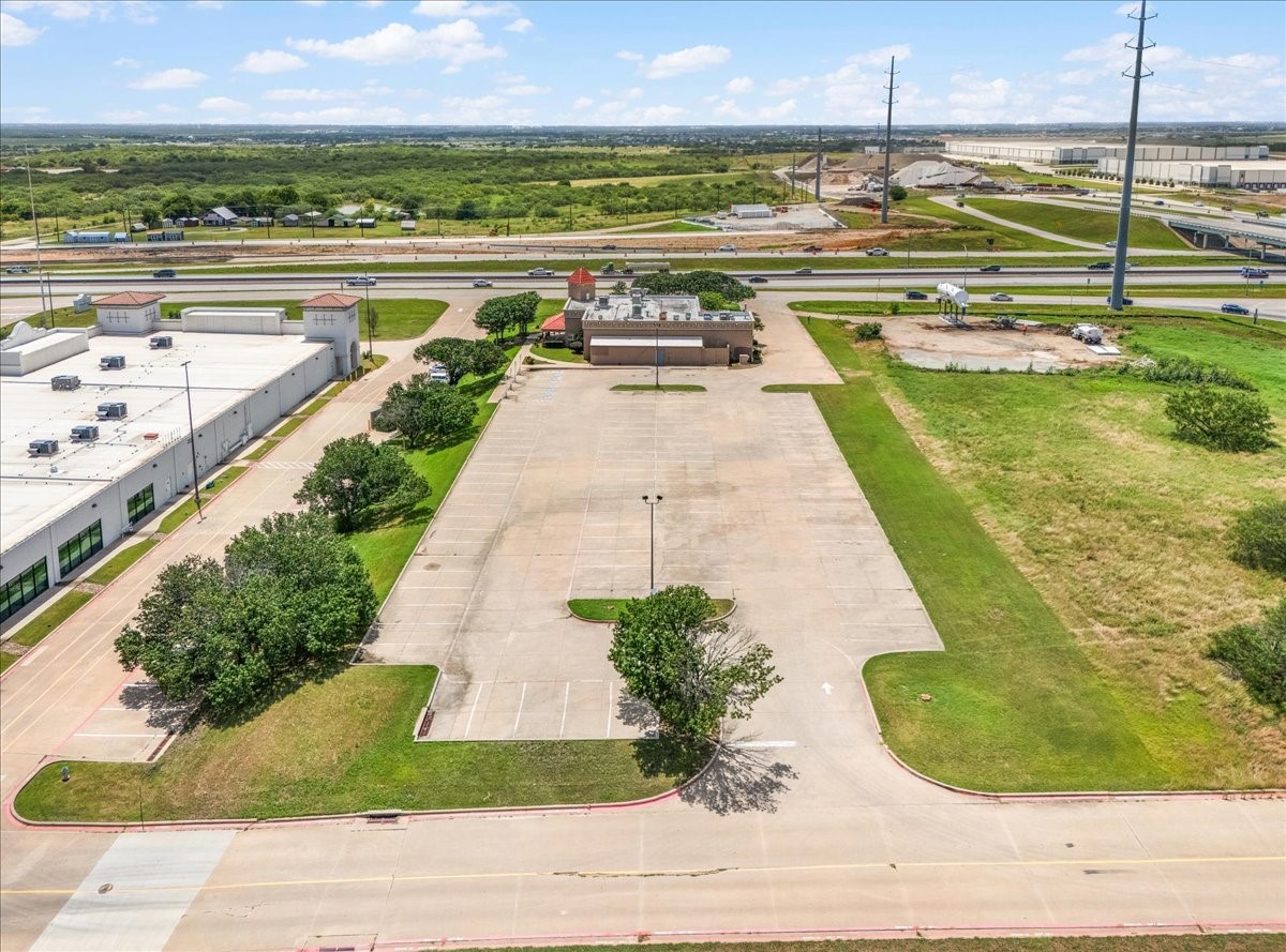 5812 N I-35 Denton TX 76207