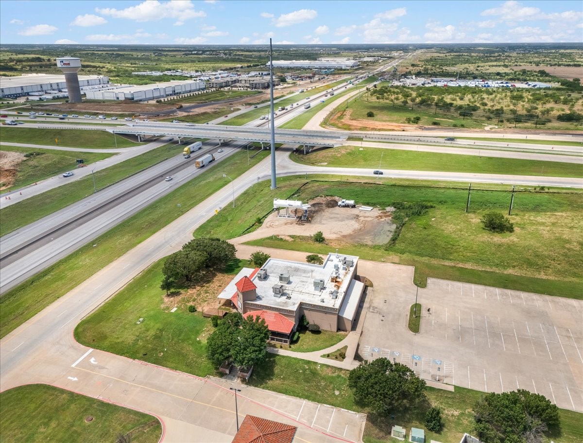 5812 N I-35 Denton TX 76207