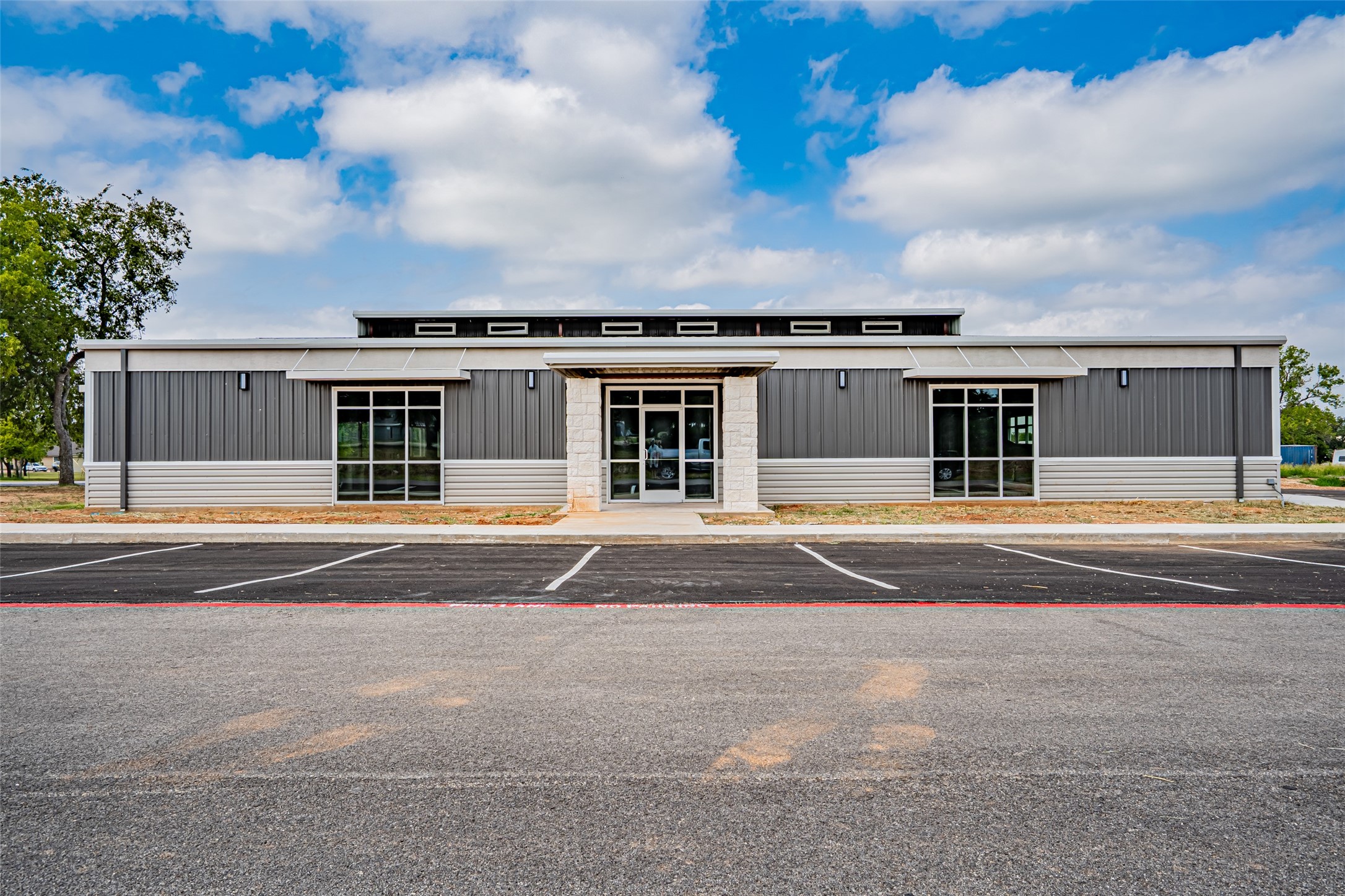 901 Tucker Way Granbury TX 76048