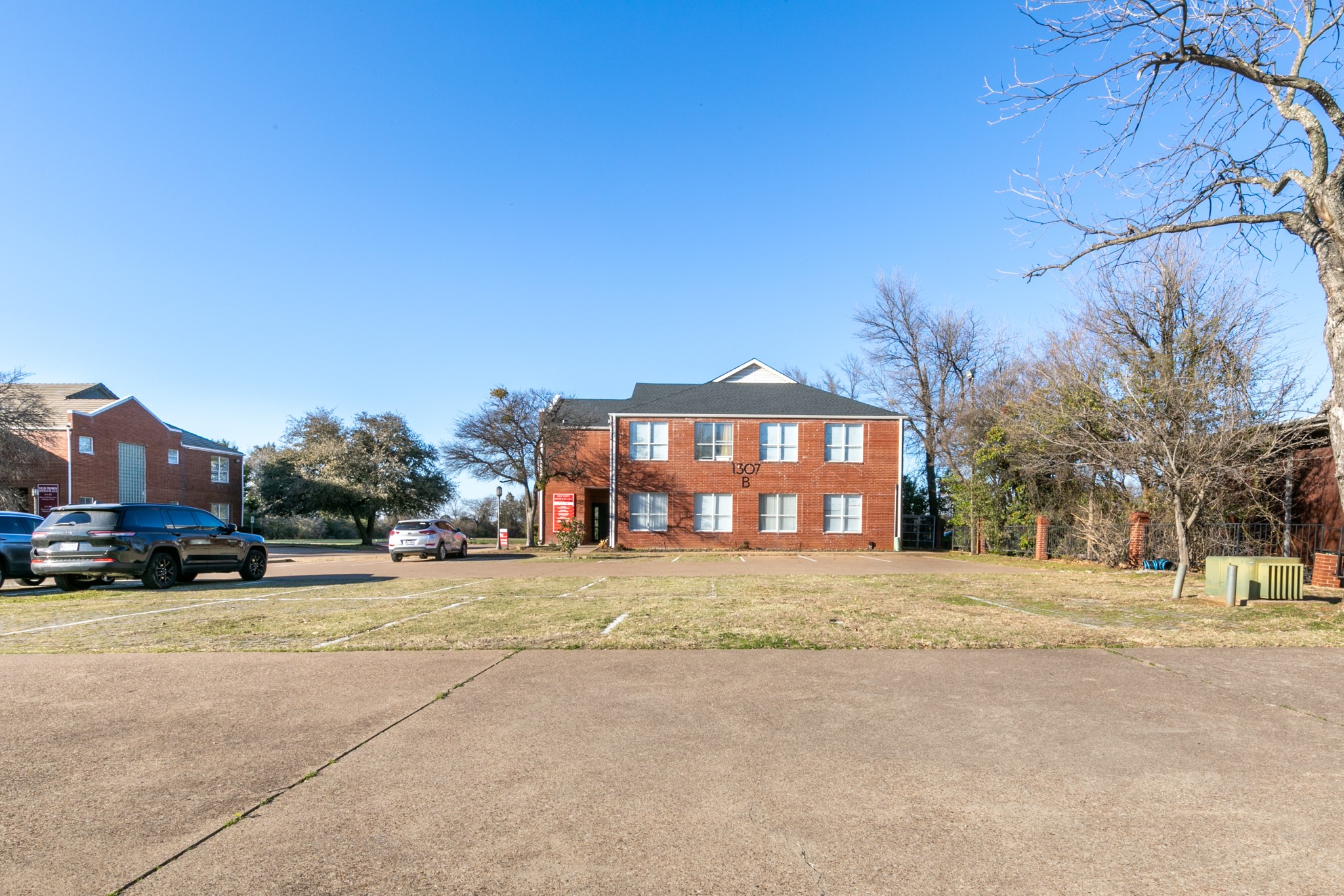 1307 W Abram Street Arlington TX 76013