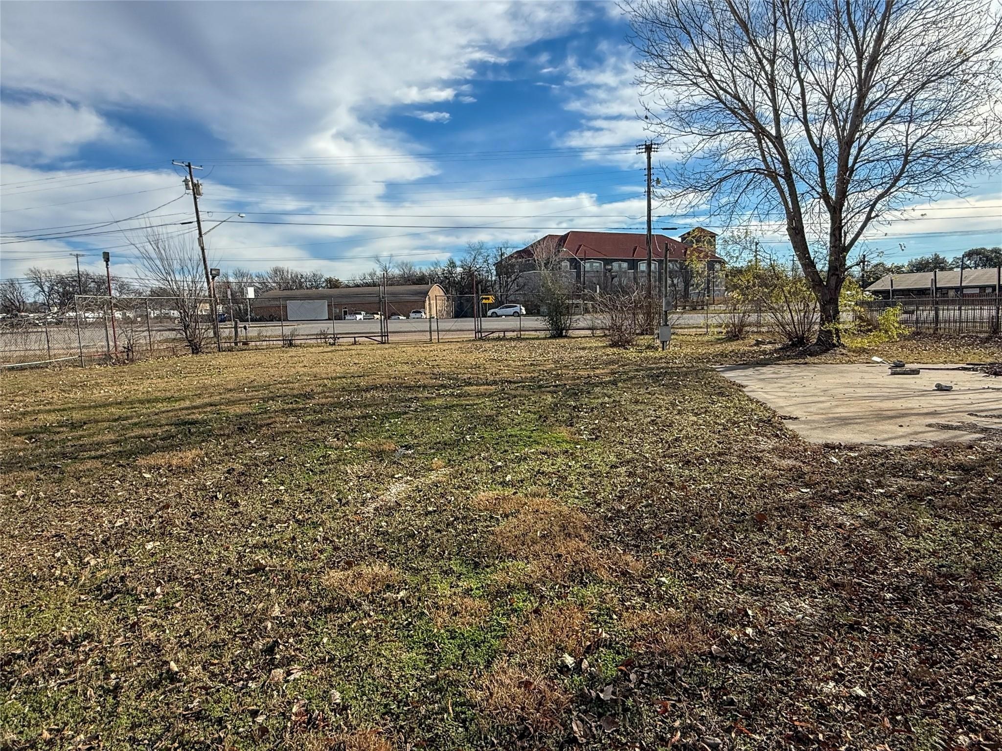 1709 N Main Street Cleburne TX 76033