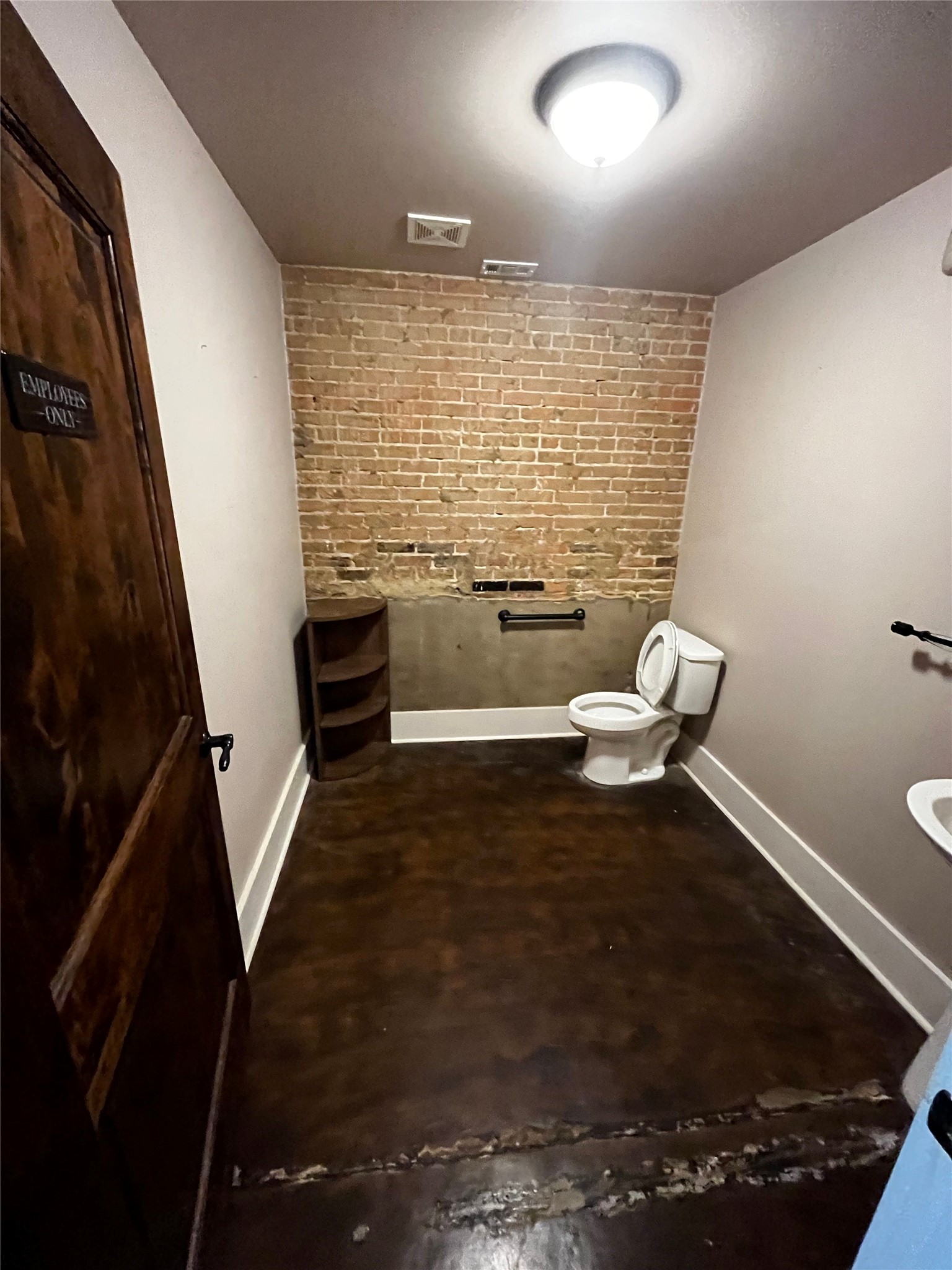 204 W Knox Street Ennis TX 75119