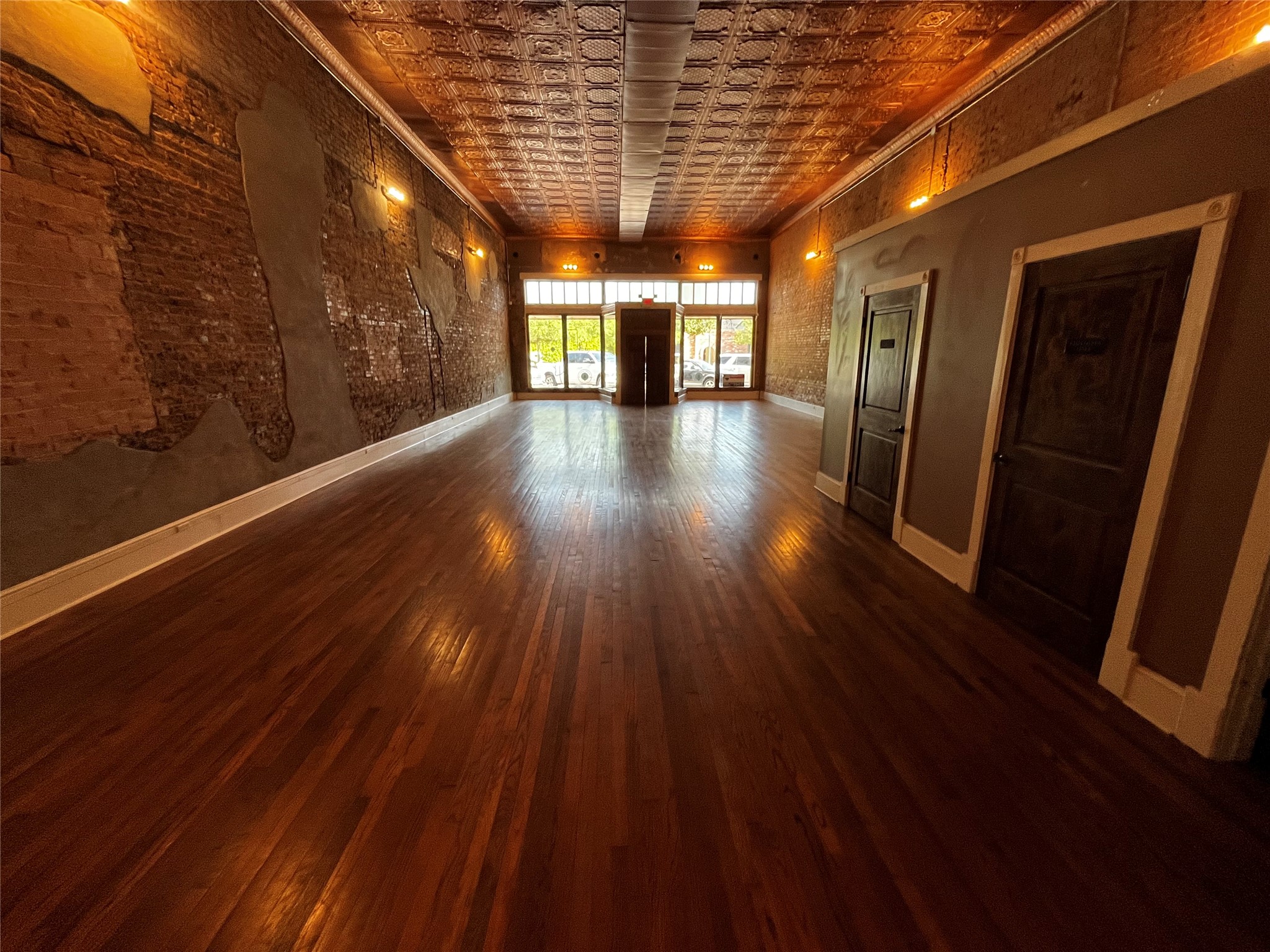 204 W Knox Street Ennis TX 75119