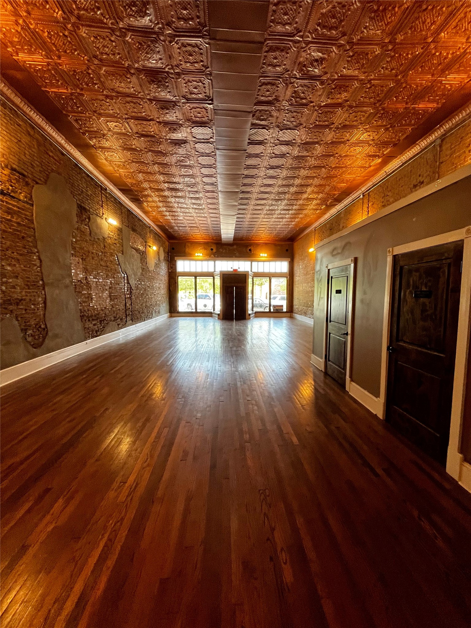 204 W Knox Street Ennis TX 75119