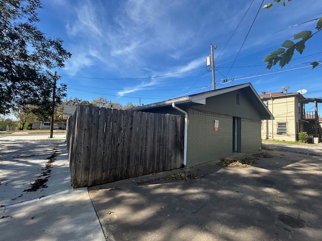 1110 S Armstrong Avenue Denison TX 75020