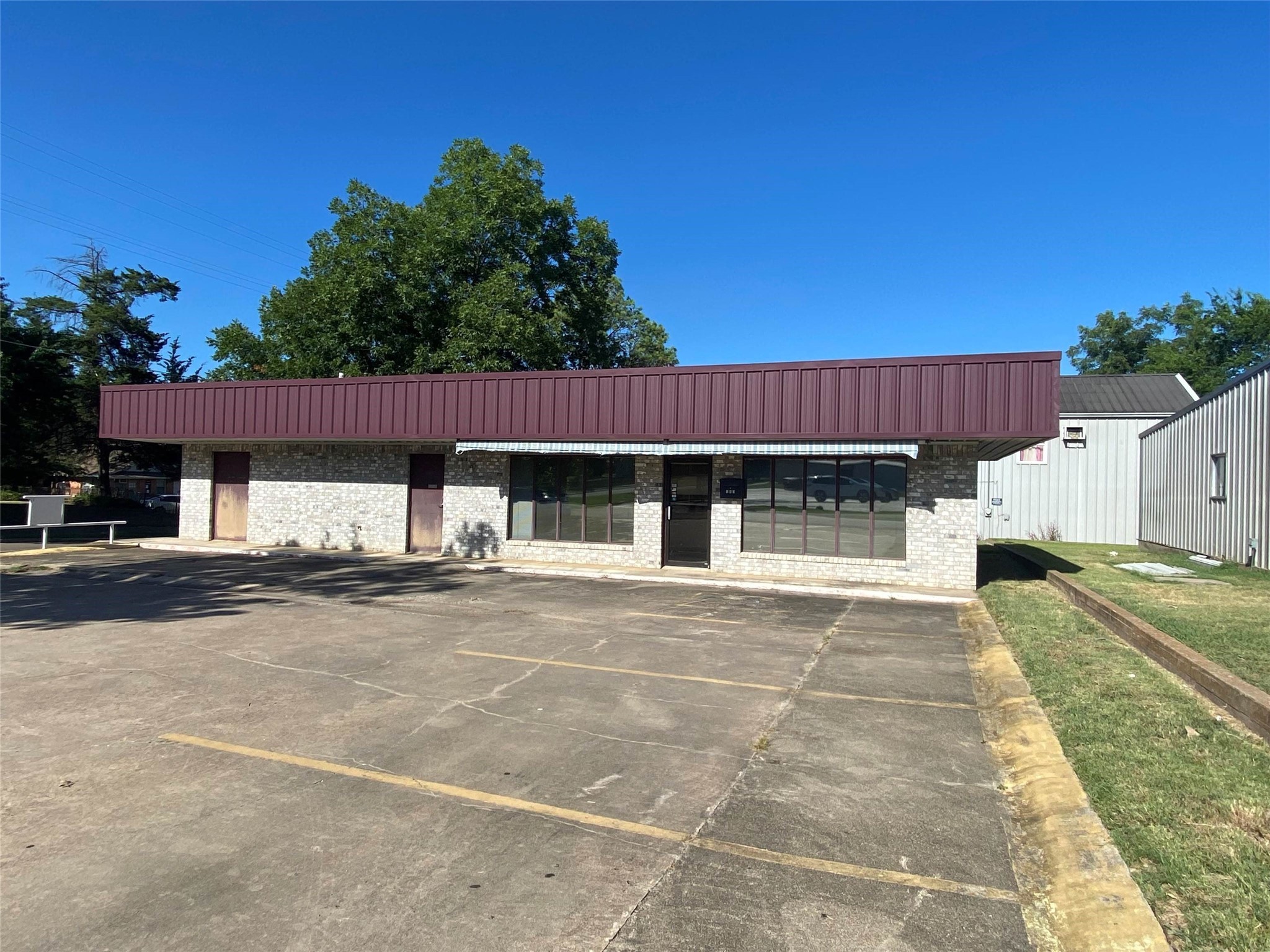 103 N College Street Clarksville TX 75426