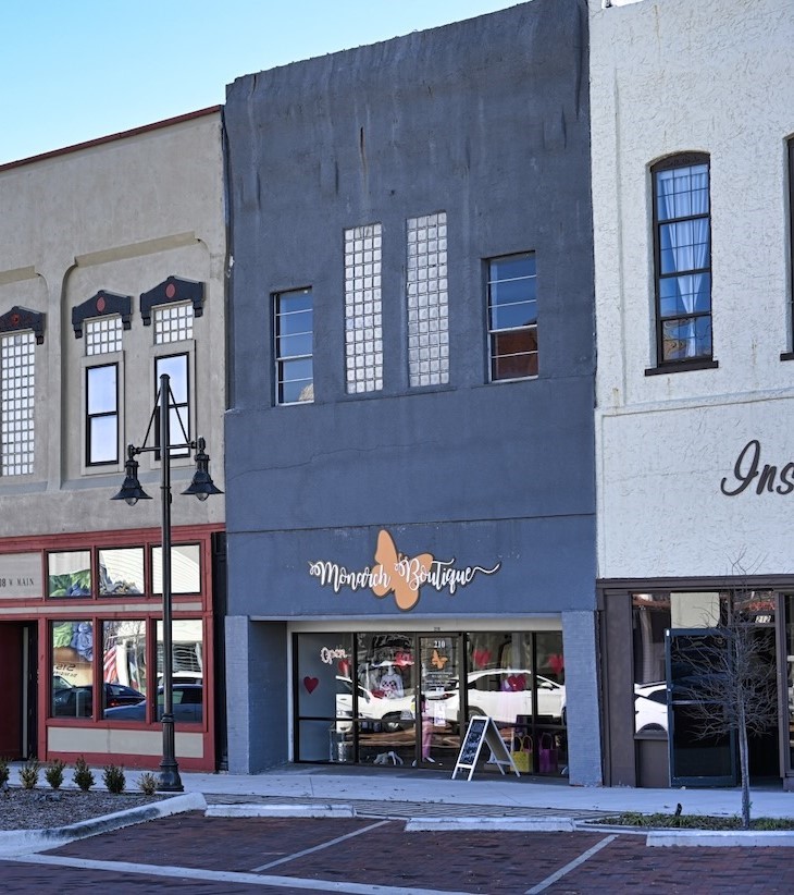210 W Main Denison TX 75020