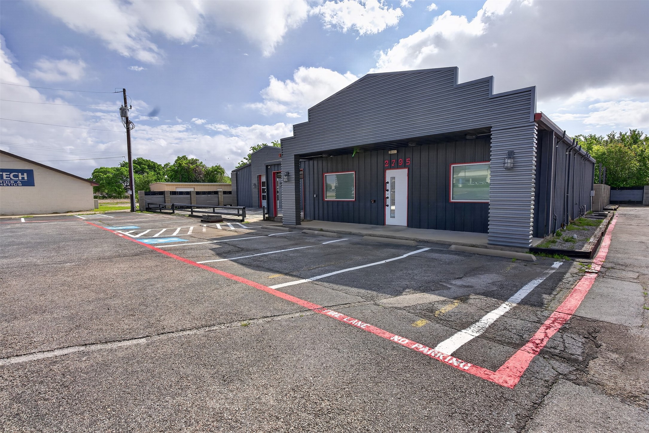 2795 Wilshire Boulevard Burleson TX 76028