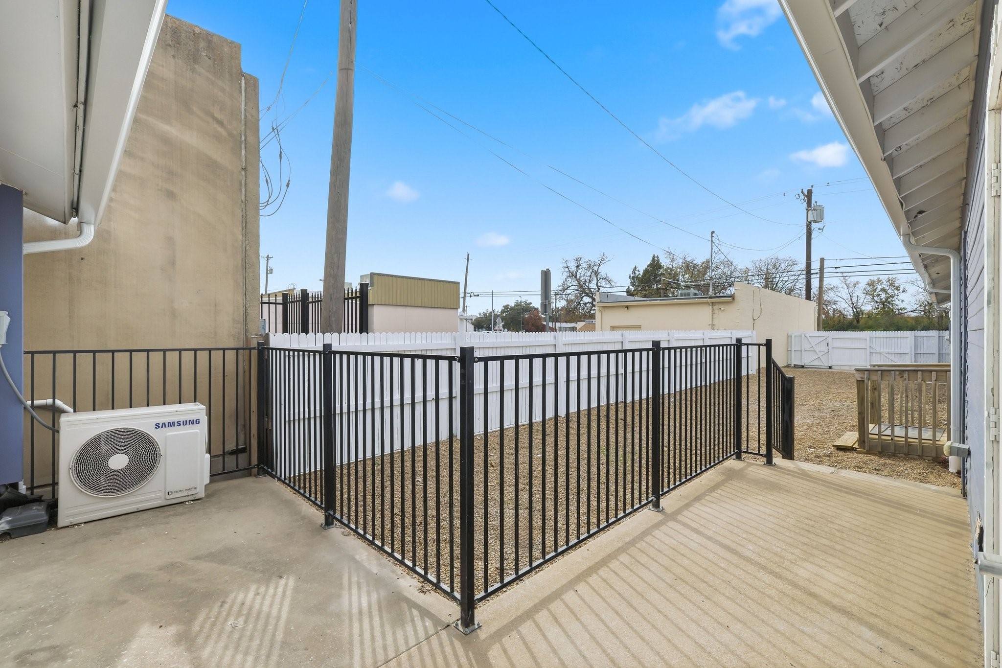 516 N Locust Street Denton TX 76201