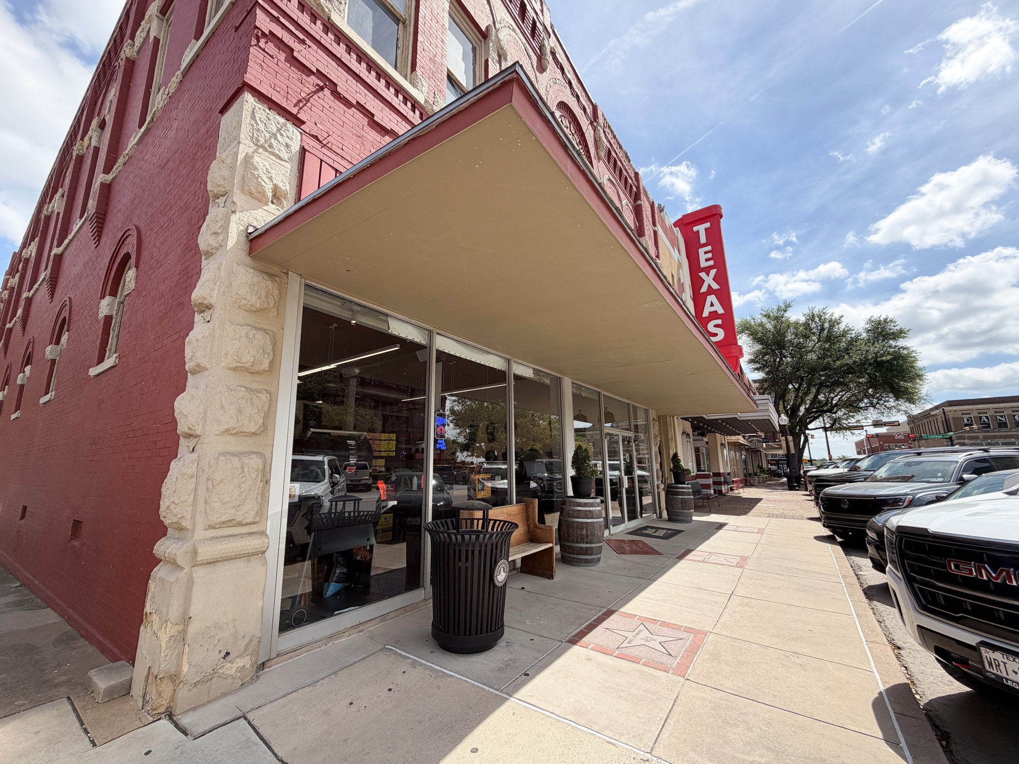 114 W Main Street Waxahachie TX 75165